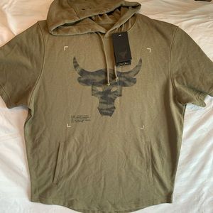 Men’s “Project Rock” Under Armour short sleeve hoodie. Size Large